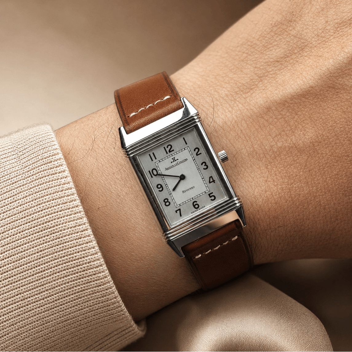 Paris – Uhrenarmband aus Barenia-Leder von Haas an einer Uhr von Jaeger-LeCoultre Reverso.