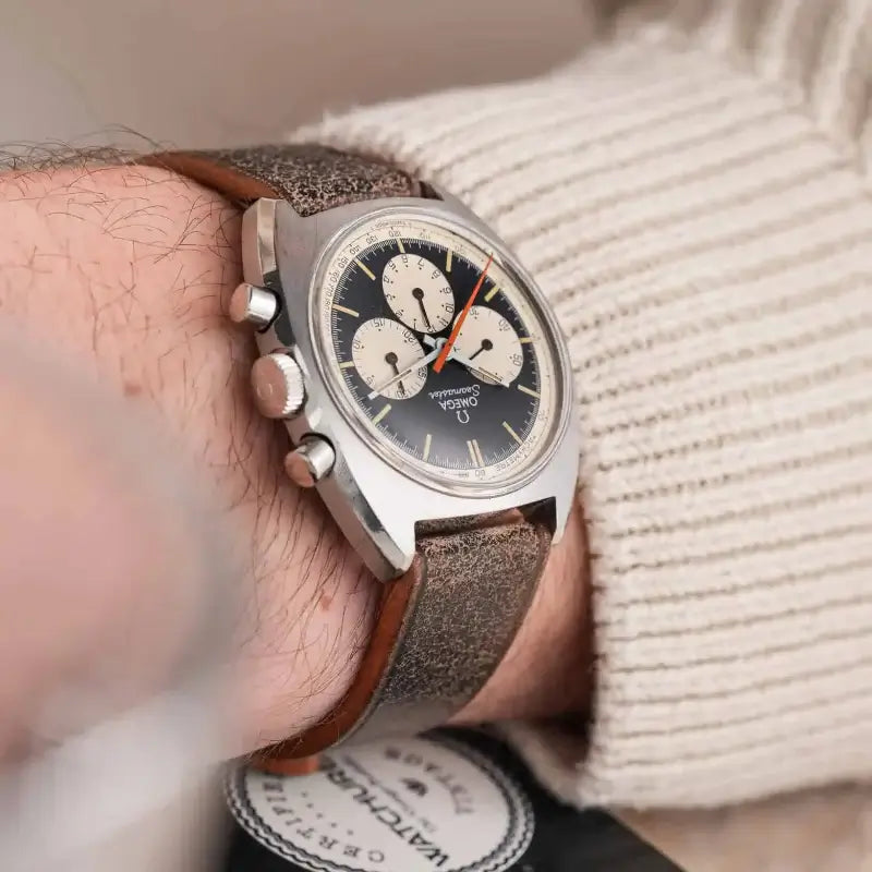 Omega Seamaster Chronograph Cal. 321 145.006-66 Reverse Panda Vintage mit vegetabil gegerbtem Rindlederband – Oberansicht der Uhr, exklusives Design mit luxuriösem Rindlederarmband, handgefertigt und strapazierfähig