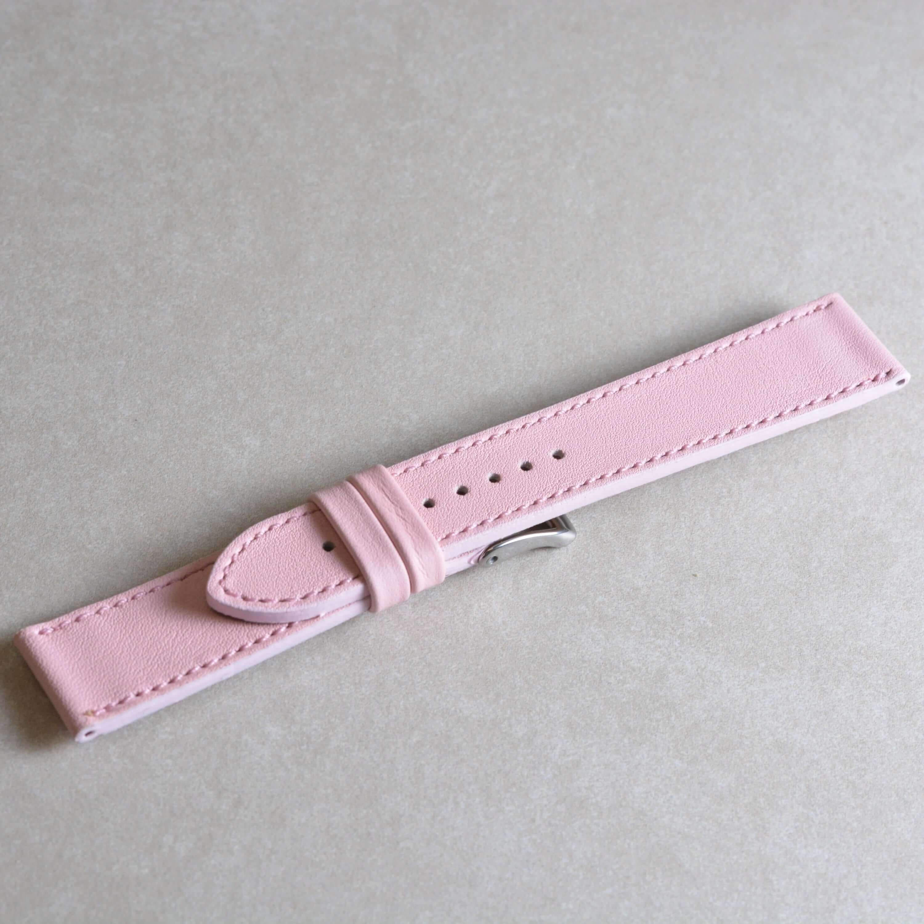 Swift – Uhrenarmband aus italienischem Swift Leder in zartem Rosa, hochwertiges Design aus feinstem Leder.