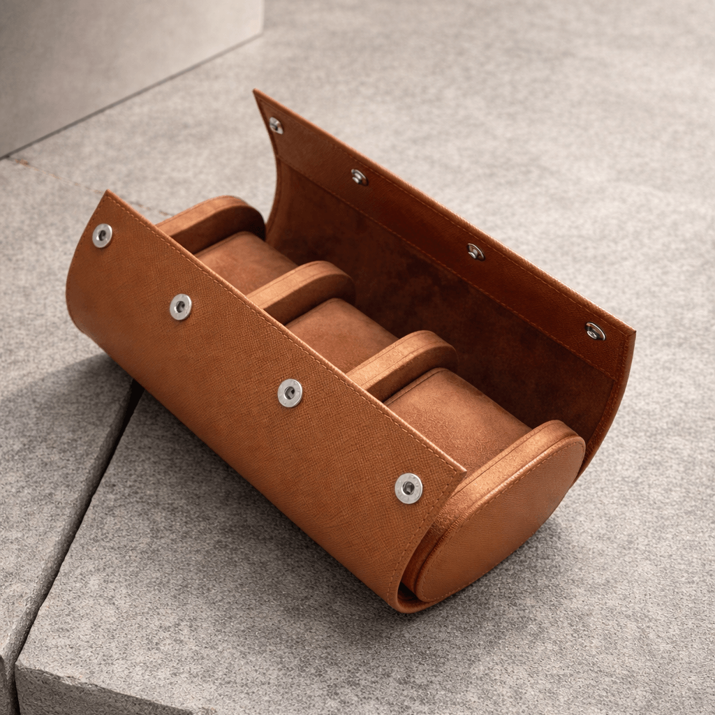 Uhrenrolle für drei Uhren Origin – Hochwertiges italienisches Saffianoleder, luxuriöses Design für Reisen.