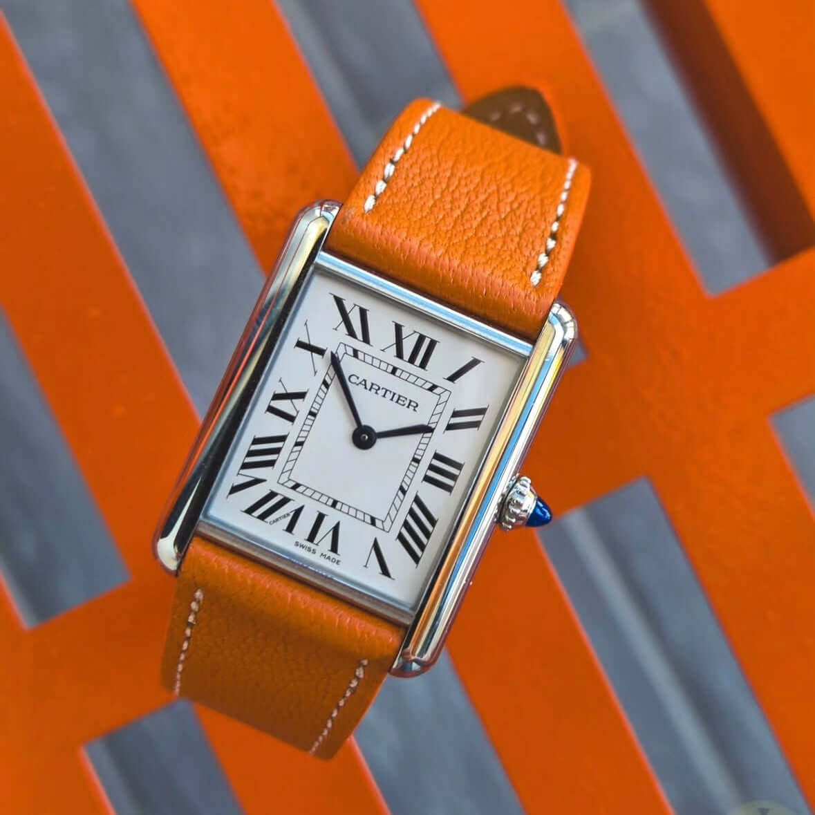 Cartier Tank mit handgefertigtem Ziegenleder Uhrenarmband – Draufsicht – Made in Germany“
